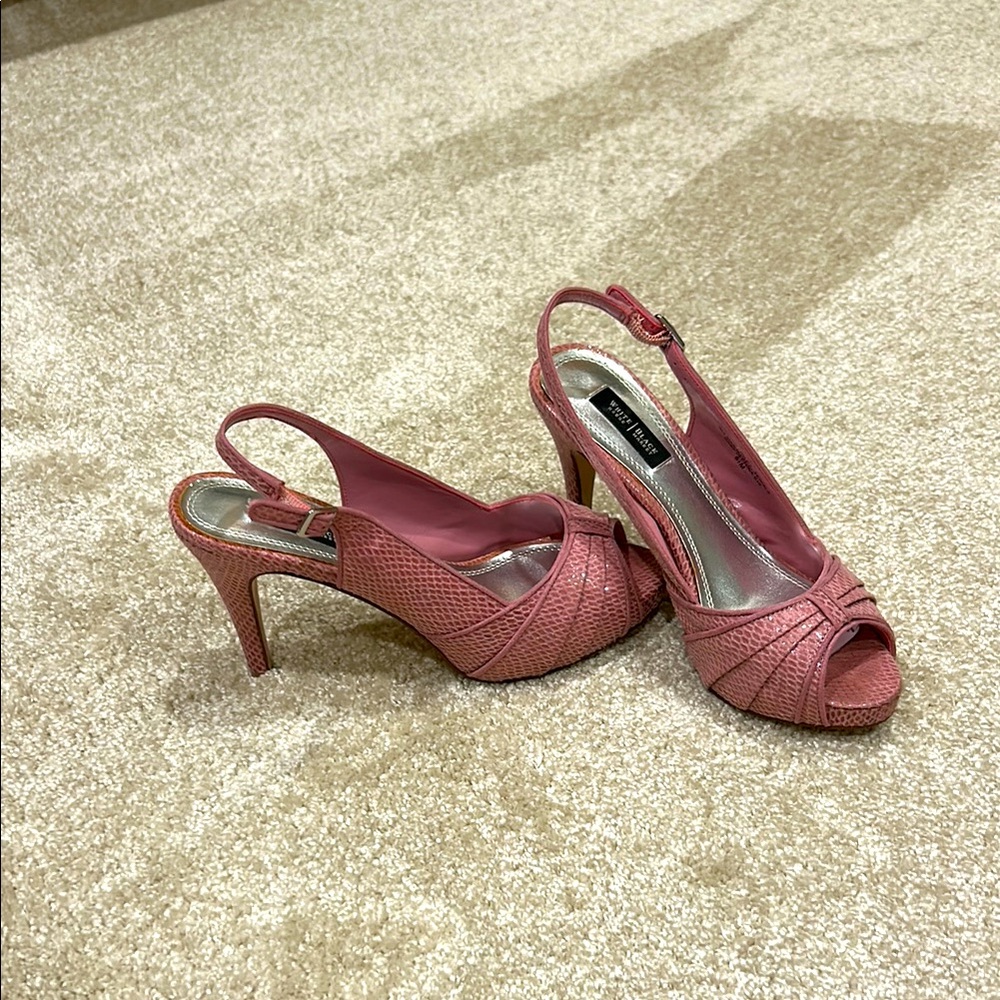 ✨4for12✨White House Black Market WHBM Riley Slingback Heels 6.5